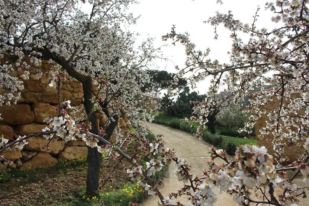 Agriturismo Feudo Muxarello Aragona 0*,